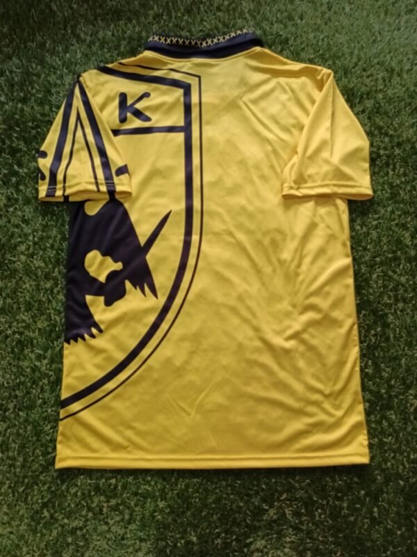 OFFICIAL RETRO REPLICA AEK F.C SHIRT SIGNED BY THE CAPTAIN PETRO MANTALO - Image 4