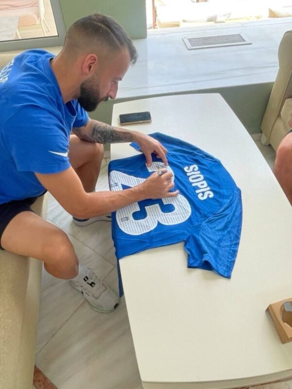 MATCH WORN SHIRT UNWASHED AND SIGNED  MANOLIS SIOPIS  GREECE – SLOVAKIA 4-1 (07/06/25) INTERNATIONAL FRIENDLY - Image 5