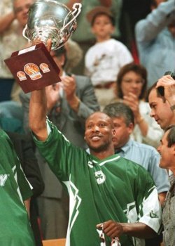 COLLECTABLE OFFICIAL WILSON BASKETBALL NBA EDITION IN A DISPLAY WITH A MIRROR SIGNED BY THE LEGEND OF NBA AND PANATHINAIKOS B.C  BYRON SCOTT