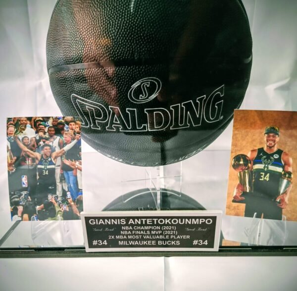COLLECTABLE OFFICIAL SPALDING BASKETBALL ON PLEXIGLASS DISPLAY WITH MIRROR SIGNED BY THE SUPERSTAR OF NBA AND GREEK NATIONAL TEAM GIANNI ANTETOKOUNMPO - Image 4