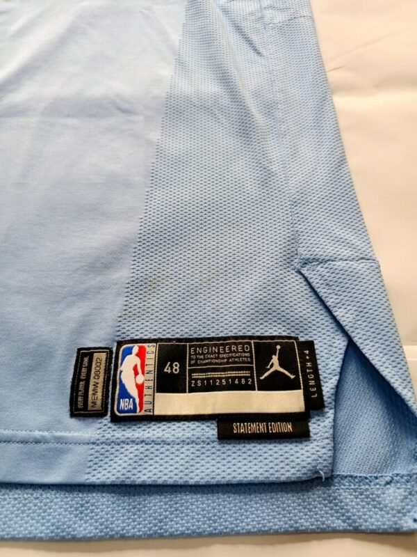 MATCH WORN SHIRT JOHN KONCHAR MEMPHIS GRIZZLIES – OKLAHOMA THUNDER 80-131 (20/04/25)  GAME 1 FIRST ROUND NBA PLAYOFFS ( 2 POINTS, 3 REBOUNDS, 2 ASSISTS, 1 STEAL) COA NBA, PHOTOMACHED - Image 5