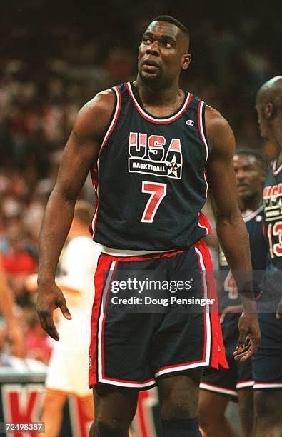 COLLECTABLE REPLICA SHIRT USA DREAM TEAM SIGNED BY THE NBA STAR SHAWN KEMP COA JSA