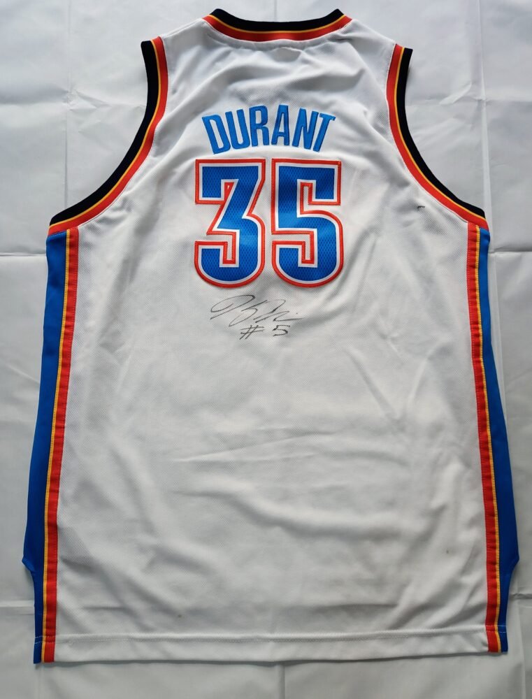 COLLECTABLE OFFICIAL ADIDAS SHIRT OKLAHOMA THUNDER SIGNED BY THE NBA STAR KEVIN DURANT - Image 2