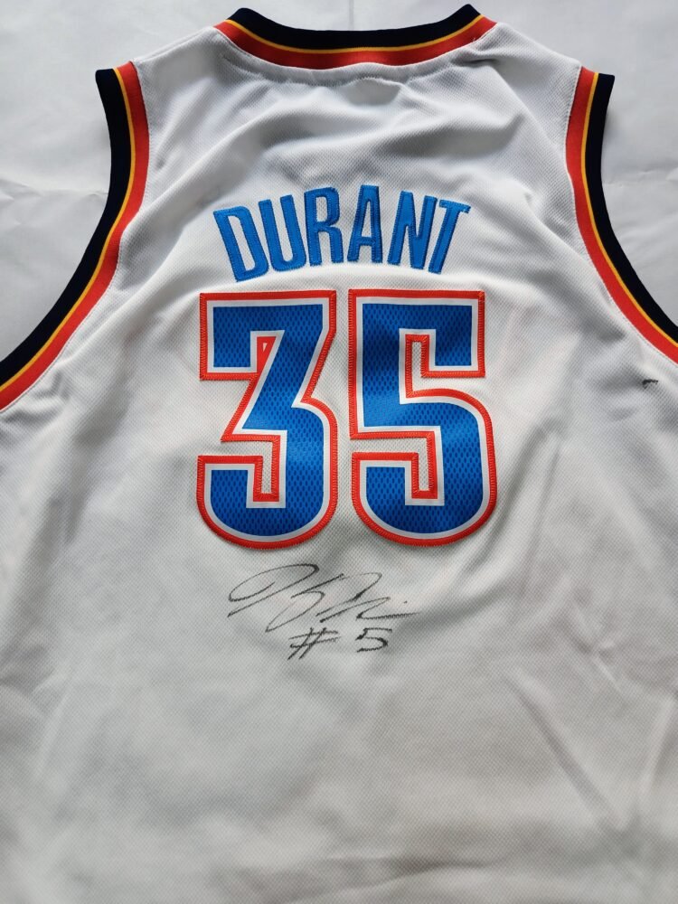 COLLECTABLE OFFICIAL ADIDAS SHIRT OKLAHOMA THUNDER SIGNED BY THE NBA STAR KEVIN DURANT - Image 3