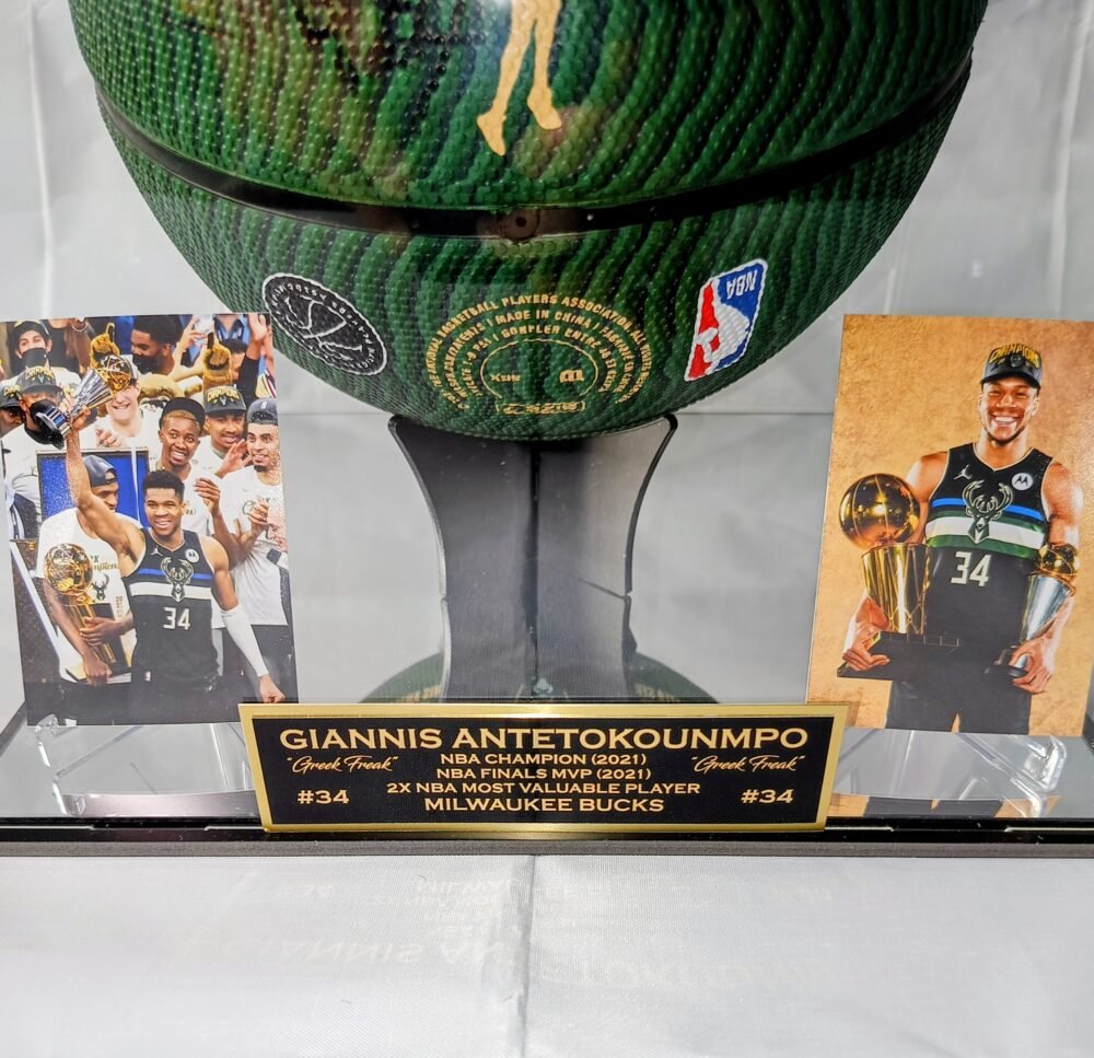 COLLECTABLE OFFICIAL WILSON BASKETBALL GIANNIS ANTETOKOUNMPO ON PLEXIGLASS DISPLAY WITH MIRROR SIGNED BY THE SUPERSTAR OF NBA AND GREEK NATIONAL TEAM GIANNI ANTETOKOUNMPO - Image 4