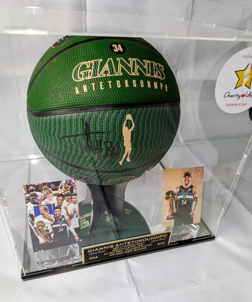 COLLECTABLE OFFICIAL WILSON BASKETBALL GIANNIS ANTETOKOUNMPO ON PLEXIGLASS DISPLAY WITH MIRROR SIGNED BY THE SUPERSTAR OF NBA AND GREEK NATIONAL TEAM GIANNI ANTETOKOUNMPO - Image 5