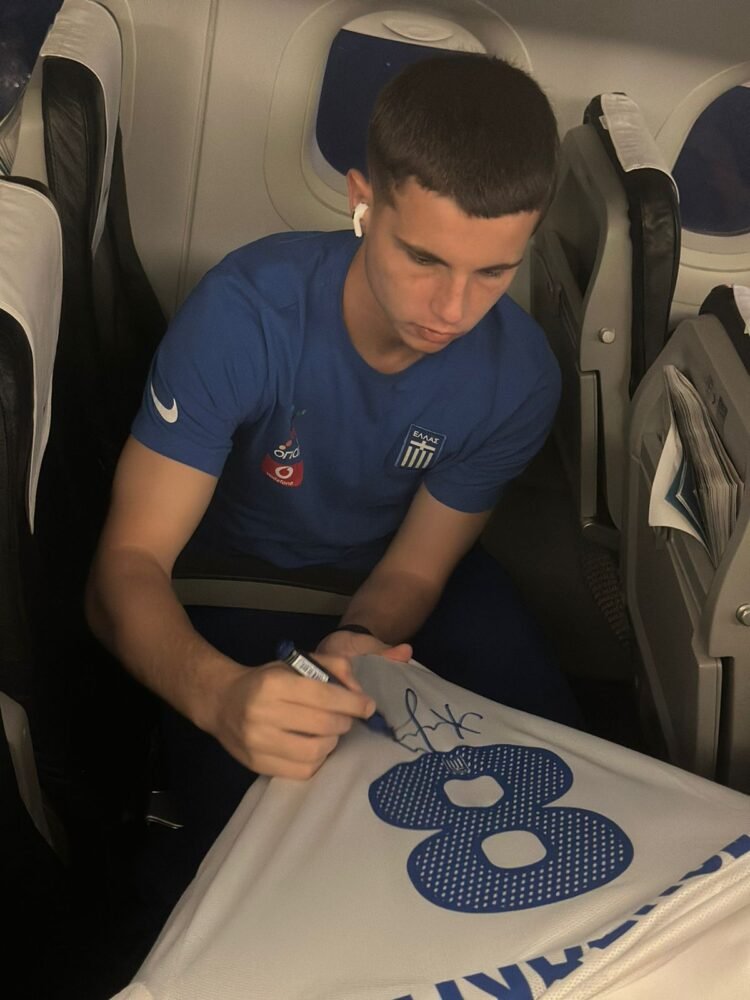 COLLECTABLE MATCH WORN OR ISSUED SHIRT AND SIGNED CHRISTOS MOYZAKITIS GREECE – SCOTLAND 3-2 (15/11/25) QUALIFICATIONS WORLD CUP 26 - Image 2