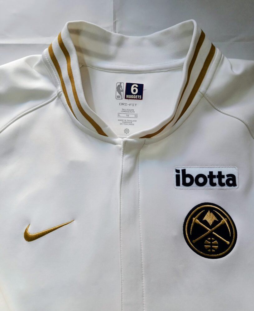 COLLECTABLE ONE OFF WORN JACKET “RING CEREMONY” DE ANDRE JORDAN BEFORE THE GAME DENVER – L.A LAKERS (24/10/23) COA NBA, PHOTOMACHED - Image 8