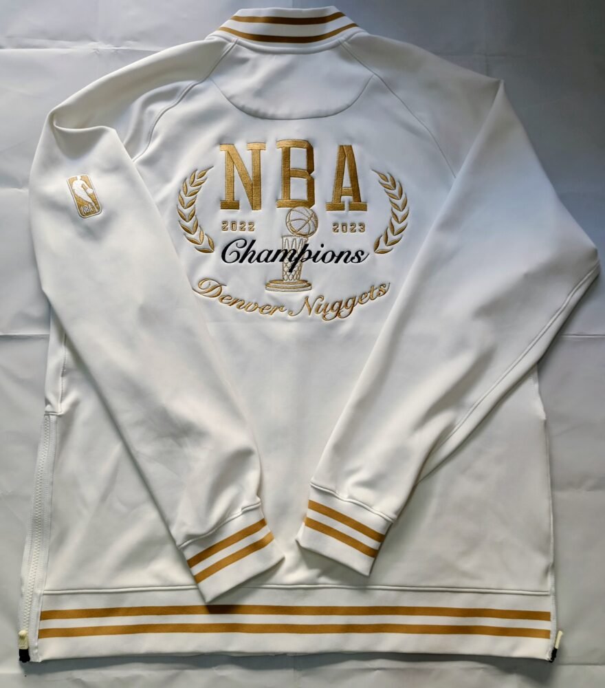 COLLECTABLE ONE OFF WORN JACKET “RING CEREMONY” DE ANDRE JORDAN BEFORE THE GAME DENVER – L.A LAKERS (24/10/23) COA NBA, PHOTOMACHED - Image 2