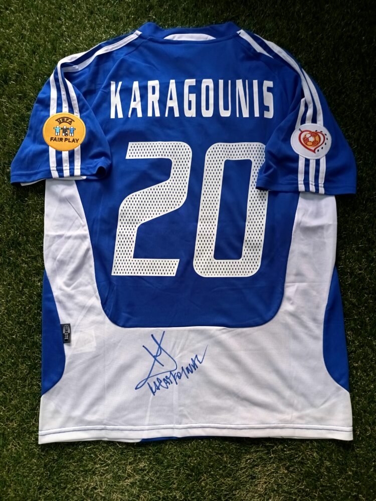 COLLECTABLE REPLICA SHIRT OF EURO 2004 SIGNED BY THE CAPTAIN AND EUROPEAN CHAMPION GIORGO KARAGKOUNI - Image 2