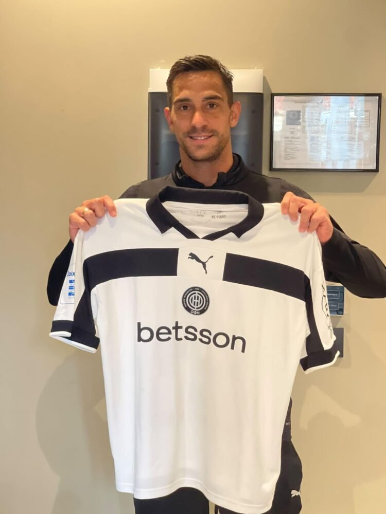 MATCH WORN OR ISSUED SHIRT OF THE CAPTAIN VASILIS LAMPROPOULOS LARISA – OFI 1-2 (24/11/25) SUPER LEAGUE - Image 3