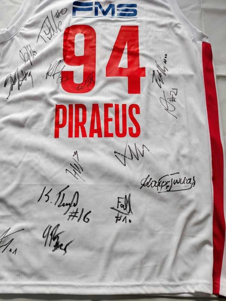 COLLECTABLE OFFICIAL JSA SHIRT OF THE GREEK CHAMPIONS EVAN FOURNIER SIGNED BY ALL THE TEAM OF OLYMPIAKOS B.C AND THE COACH GEORGE BARTSOKAS - Image 4