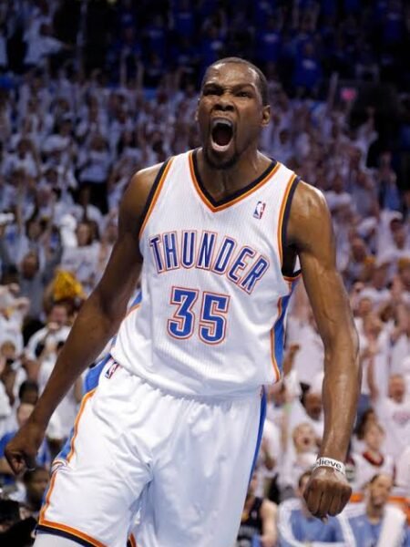 COLLECTABLE OFFICIAL ADIDAS SHIRT  OKLAHOMA THUNDER  SIGNED BY THE NBA STAR  KEVIN DURANT