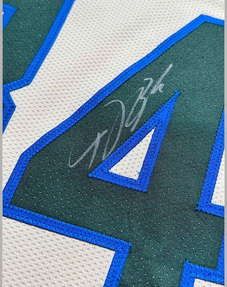 COLLECTABLE MATCH ISSUED SHIRT FRAMED 61cm X 81cm AND SIGNED BY THE 2X NBA MVP, 1X FINALS MVP GIANNI ANTETOKOUNMPO HOUSTON ROCKETS – MILWAUKEE BUCKS 120-116 ( 03/08/20) COA GREY FLANNEL AND LOA JSA - Image 3