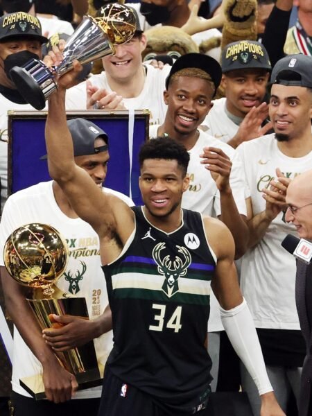 COLLECTABLE JERSEY OF 2021 CHAMPIONS MILWAUKEE BUCK'S FRAMED SIGNED BY THE  1X NBA CHAMPION  1X FINALS MVP 2X NBA MVP   SUPER STAR OF GREEK NATIONAL TEAM GIANNI ANTETOKUNMBO  COA BECKETT