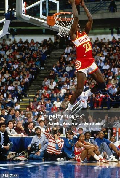 COLLECTABLE FUNKO POP SIGNED BY -1X NBA MVP -9X NBA ALL STAR AND HALL OF FAMER  DOMINIQUE WILKINS  COA BECKETT