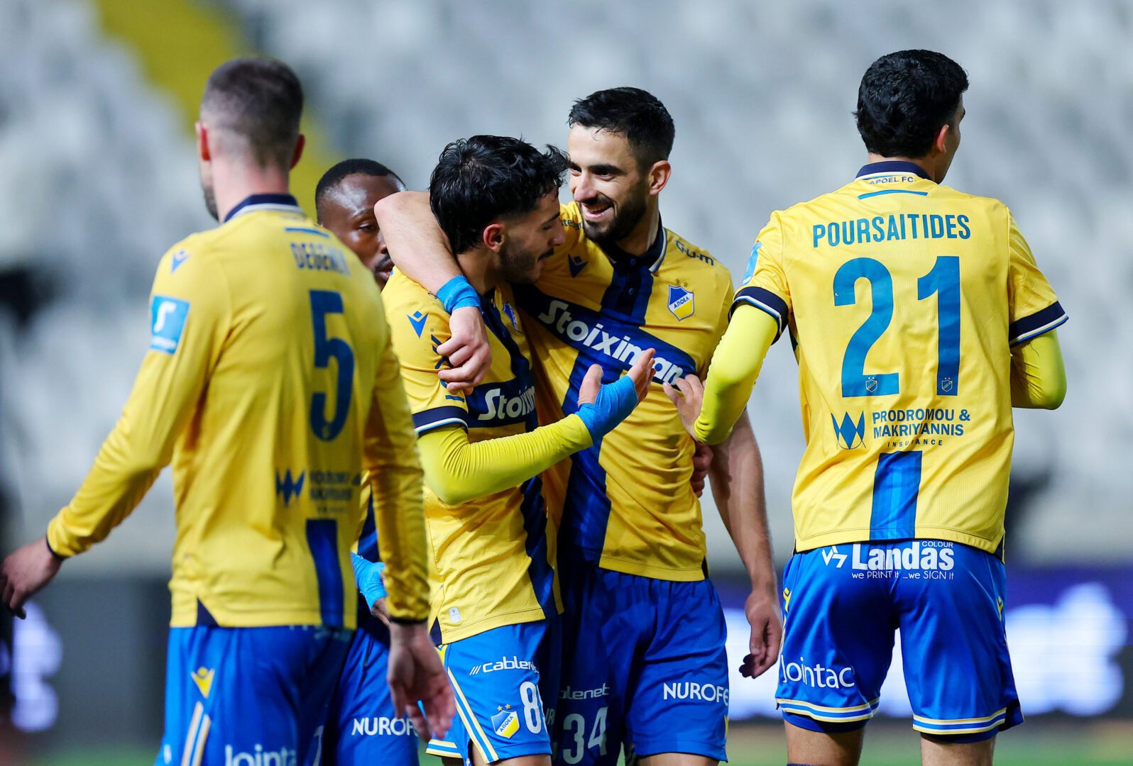 APOEL – OFFICIAL TEAM SIGNED JERSEY – SEASON 2025/2026 - Image 3