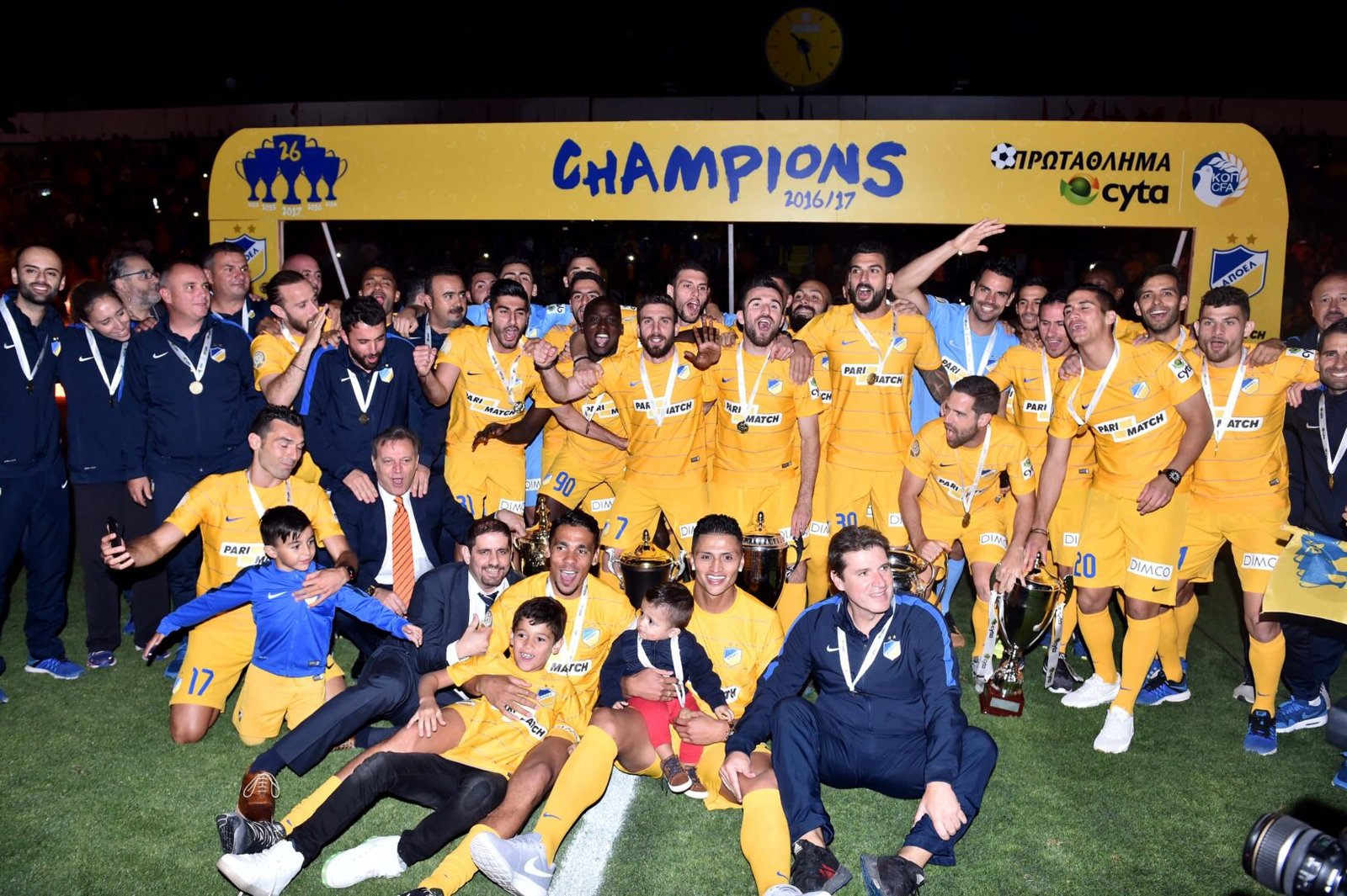 APOEL – OFFICIAL COLLECTOR’S JERSEY CELEBRATING THE CLUB’S 26TH LEAGUE TITLE AND 90TH ANNIVERSARY – SIGNED BY THE 2016/2017 SQUAD