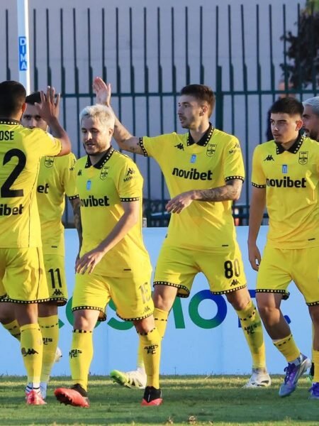 ARIS THESSALONIKI – OFFICIAL TEAM SIGNED JERSEY - SEASON 2025/2026