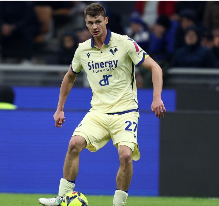 PAWEL DAWIDOWICZ – HELLAS VERONA – COLLECTOR JERSEY FOR 1984/1985 TITLE – NUMBERED 1234/1985