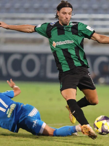 ORHAN DZEPAR – OLYMPIAKOS NICOSIA – MATCH WORN AND SIGNED JERSEY – STOIXIMAN CYPRUS LEAGUE – SEASON 2025/2026