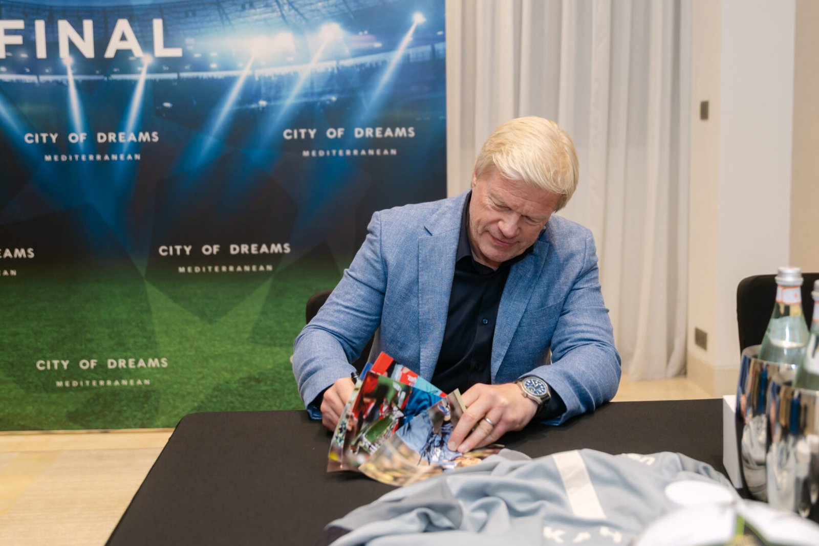 OLIVER KAHN – GERMANY NATIONAL TEAAM – HAND SIGNED FRAME - Image 2