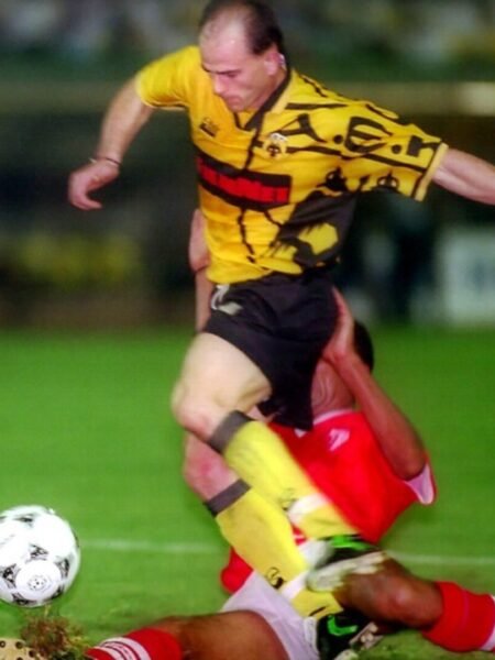 TEMUR KETSBAIA - AEK ATHENS - MATCH WORN (ONE OFF) AND SIGNED JERSEY - AEK VS SION (2-0, 14/09/1995) - UEFA CUP WINNERS’ CUP - SEASON 1995/1996