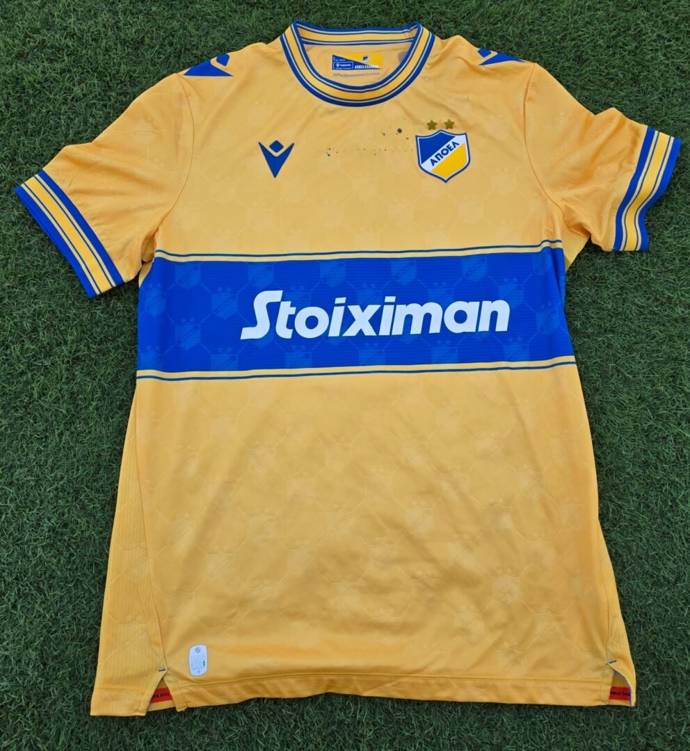 ΚOSTAKIS MIAMILIOTIS – APOEL – OFFICIAL JERSEY OF SEASON 2024/2025 SIGNED BY THE APOEL LEGEND - Image 4