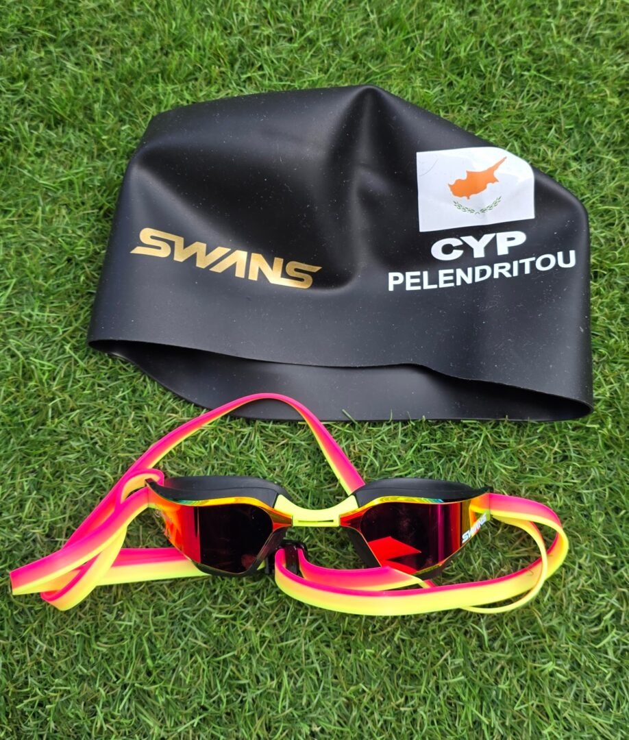KAROLINA PELENDRITOU – CYPRUS NATIONAL TEAM – MATCH USED SWIMMING CAP AND GOGGLES – PARIS 2024 PARALYMPIC GAMES - Image 2
