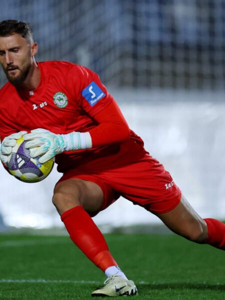 KLETON PERNTREOU – AKRITAS CHLORAKAS – MATCH WORN AND SIGNED JERSEY – STOIXIMAN CYPRUS LEAGUE – SEASON 2025/2026