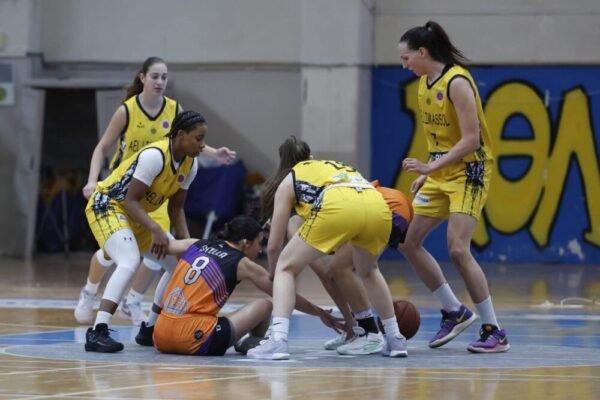Georgia Michail – AEL Limassol – SHIRT SIGNED BY THE ENTIRE TEAM – SEASON 2024/2025 – CYPRUS WOMEN’S BASKETBALL FIRST DIVISION – CYPRUS CHAMPIONS - Image 5