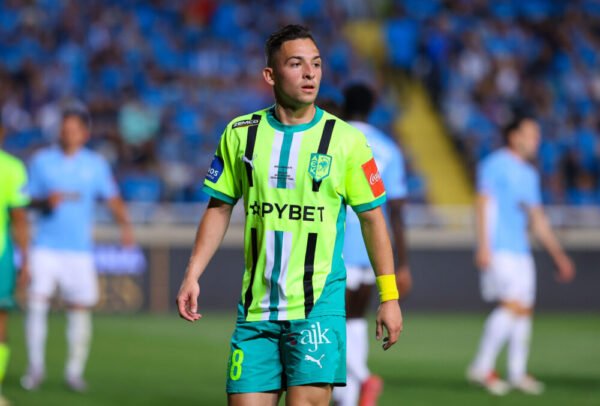 Yerson Chacón – AEK Larnaca – MATCH WORN OR MATCH ISSUED JERSEY FOR THE CYPRUS CUP FINAL (AEK vs Pafos, 24/5/2025) – SIGNED
