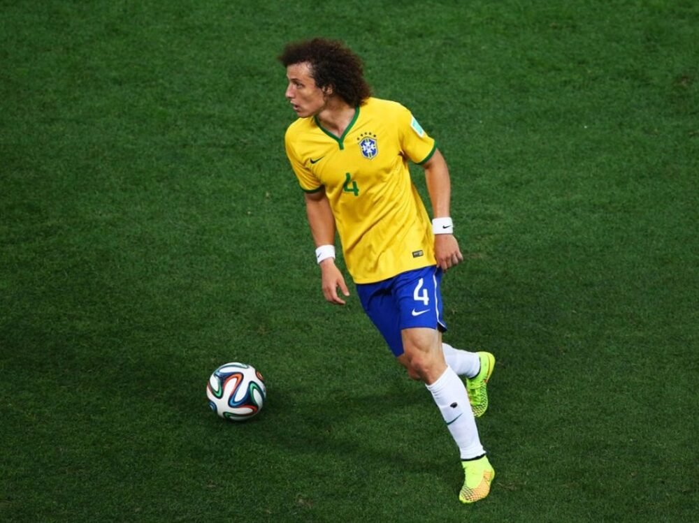 DAVID LUIZ – BRAZIL NATIONAL TEAM – HAND SIGNED FRAME