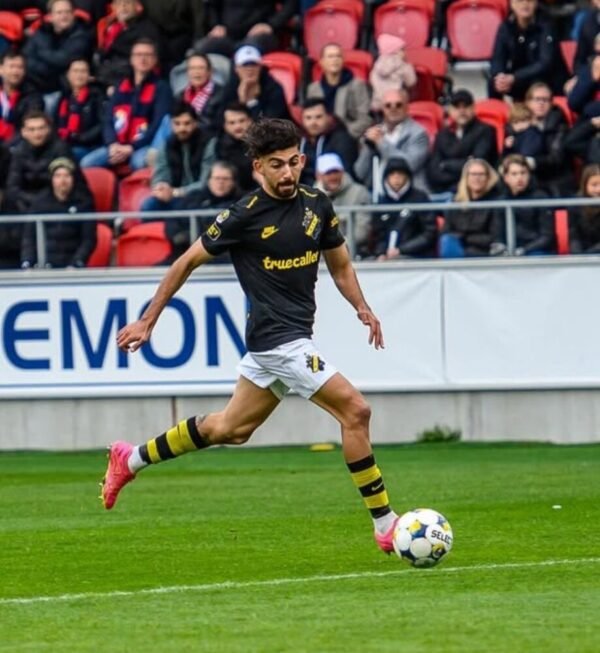 Andronikos Kakoullis – AIK – MATCH WORN AND SIGNED JERSEY IN THE MATCH AIK vs Djurgården (1-1, 4/5/2025) – ALLSVENSKAN