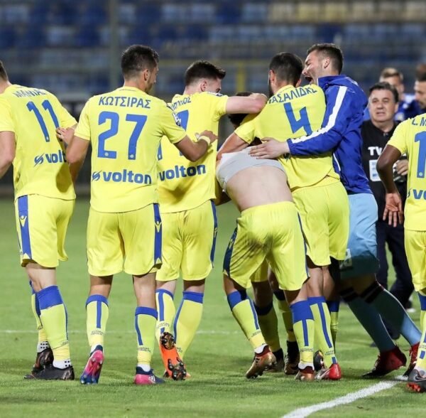 Nikos Kaltsas – Asteras Tripolis – MATCH-WORN AND SIGNED BOOTS FROM SEASON 2016/2017 - Image 5