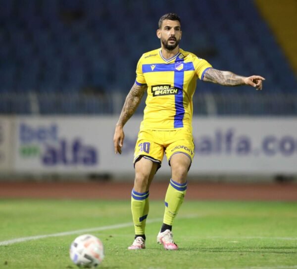 GIORGOS MERKIS – APOEL NICOSIA – MATCH WORN AND SIGNED  SHIRT – CYPRUS LEAGUE – SEASON 2021/2022 - Image 6