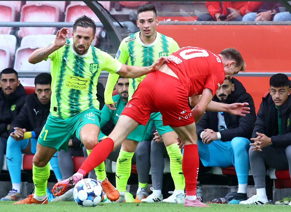 JORGE MIRAMON – AEK LARNACA – MATCH-WORN AND SIGNED JERSEY – BRANN VS AEK LARNACA (2-1, 21/08/2025) – UEFA CONFERENCE LEAGUE QUALIFIERS - Image 7