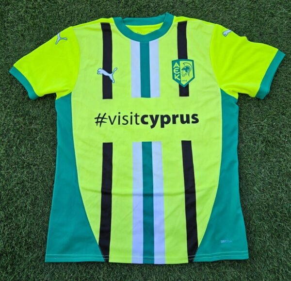 Giorgos Naoum – AEK Larnaca – MATCH ISSUED SHIRT FOR A EUROPEAN MATCH AND SIGNED - Image 3
