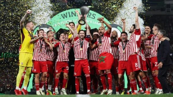 OLYMPIACOS PIRAEUS – BALL SIGNED BY PLAYERS WHO WON THE EUROPA CONFERENCE LEAGUE
