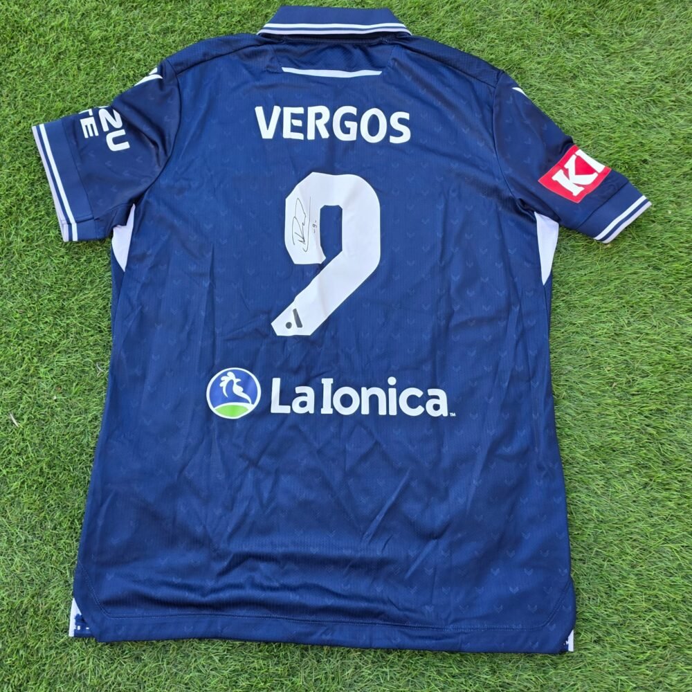 NIKOS VERGOS – MELBOURNE VICTORY – MATCH-WORN AND SIGNED JERSEY – MELBOURNE VICTORY vs WREXHAM (11/07/2025, 0-3) – FRIENDLY MATCH - Image 3